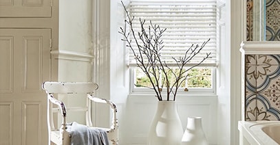 aluminium venetian blind in a kitchen